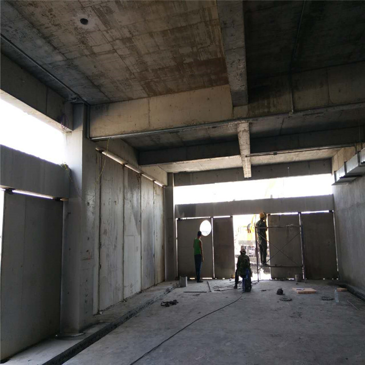 鋼骨架輕型板施工